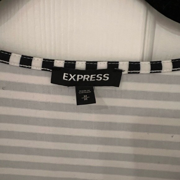 Express wrap top - Picture 2 of 3
